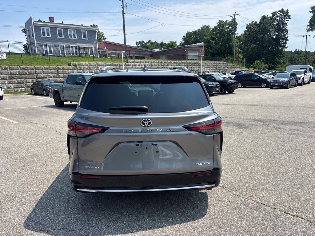 Used 2026 Toyota Sienna Platinum AWD/4WD image 5