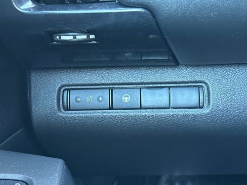 Used 2024 Nissan Pathfinder SV image 32