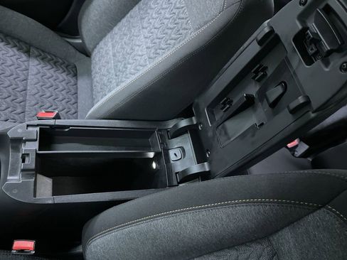 Used 2023 Chevrolet Equinox LT w/ Driver Convenience Package image 24