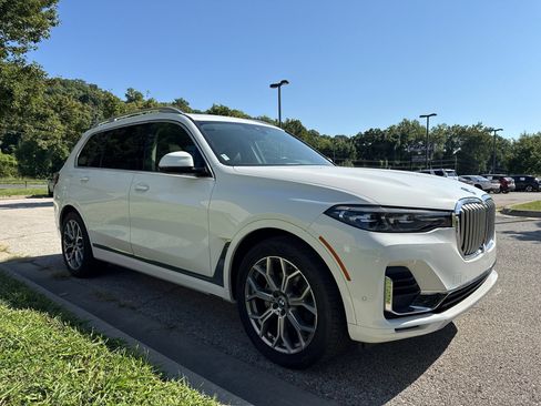 Used 2021 BMW X7 xDrive40i w/ Executive Package AWD/4WD image 3