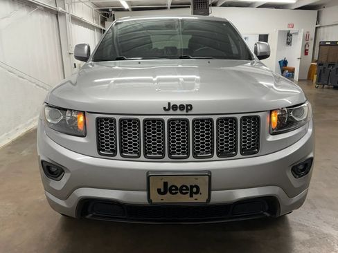 Used 2015 Jeep Grand Cherokee Altitude AWD/4WD image 12