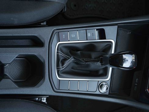Certified 2025 Volkswagen Jetta S FWD image 25