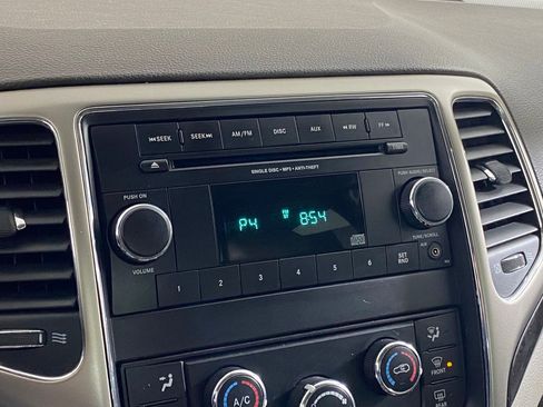 Used 2013 Jeep Grand Cherokee Laredo image 25