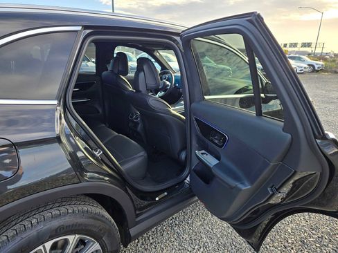 New 2026 Mercedes-Benz GLC 300 image 14