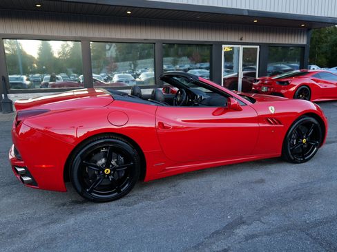 Used 2014 Ferrari California image 66