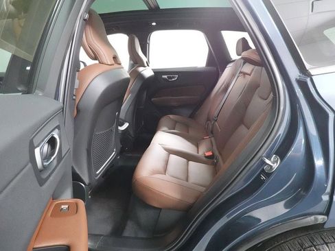 Used 2022 Volvo XC60 B5 Momentum image 28
