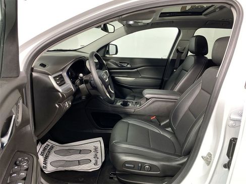 Certified 2023 GMC Acadia SLT w/ Preferred Package image 11