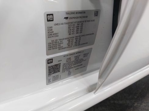 Used 2024 Chevrolet Silverado 1500 LT image 35