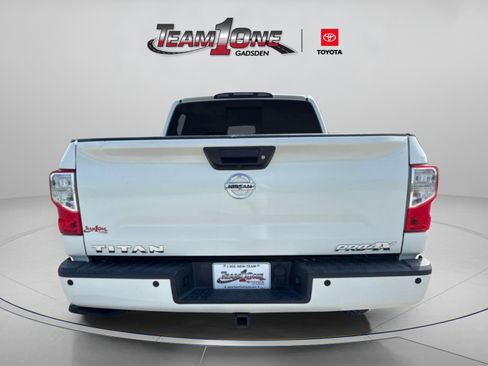 Used 2017 Nissan Titan PRO-4X w/ Pro-4x Convenience Package AWD/4WD image 9