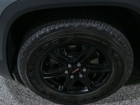Used 2023 GMC Acadia AT4 w/ Technology Package AWD/4WD image 11
