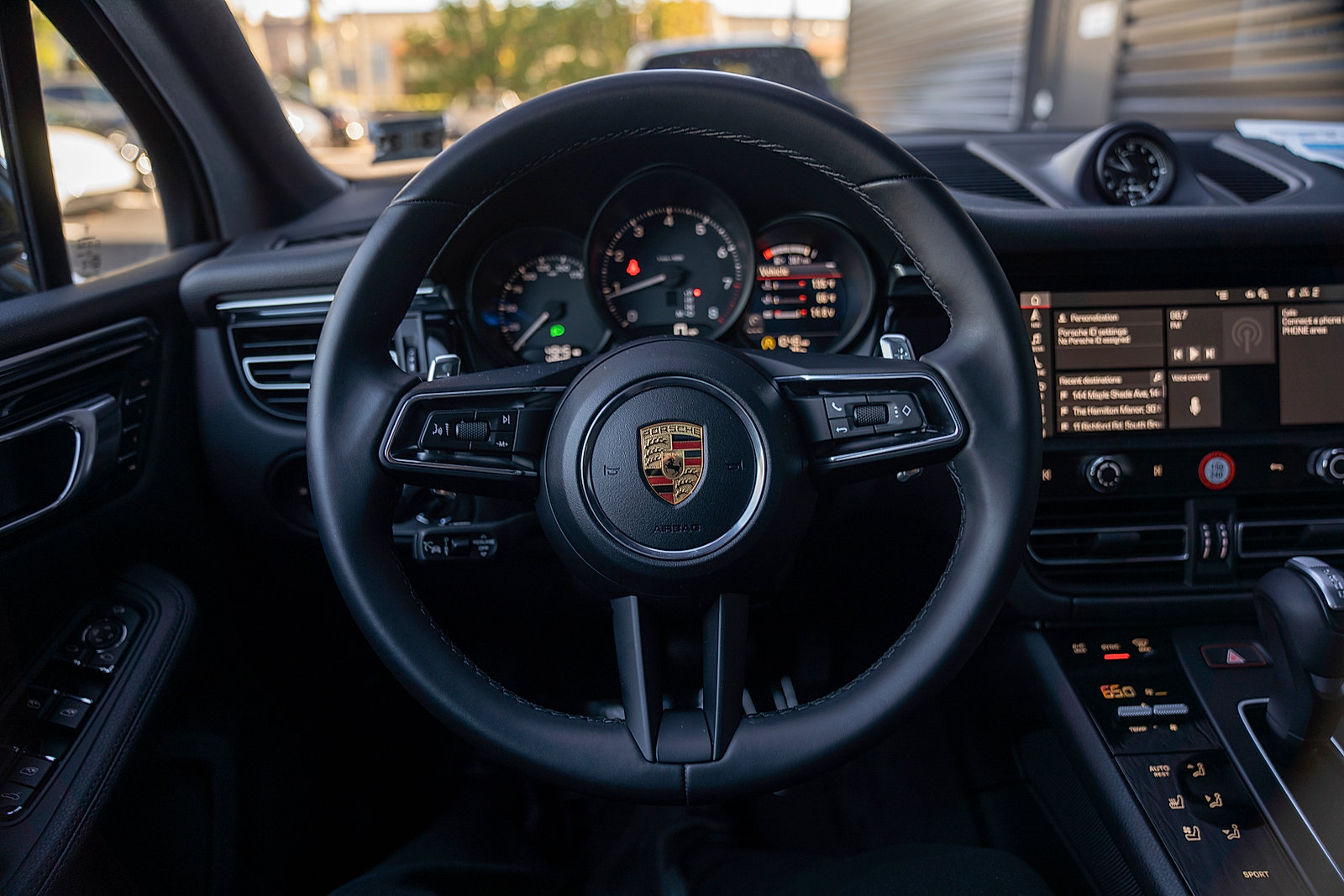 Certified 2026 Porsche Macan AWD/4WD image 6