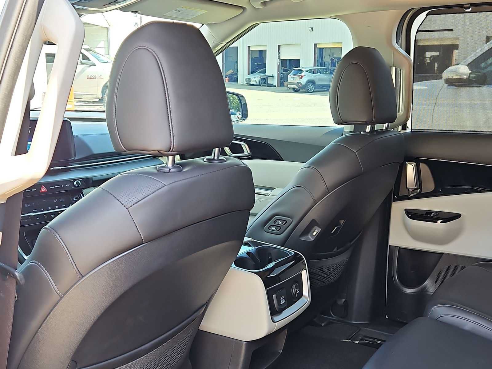 Used 2024 Kia Carnival SX FWD image 16