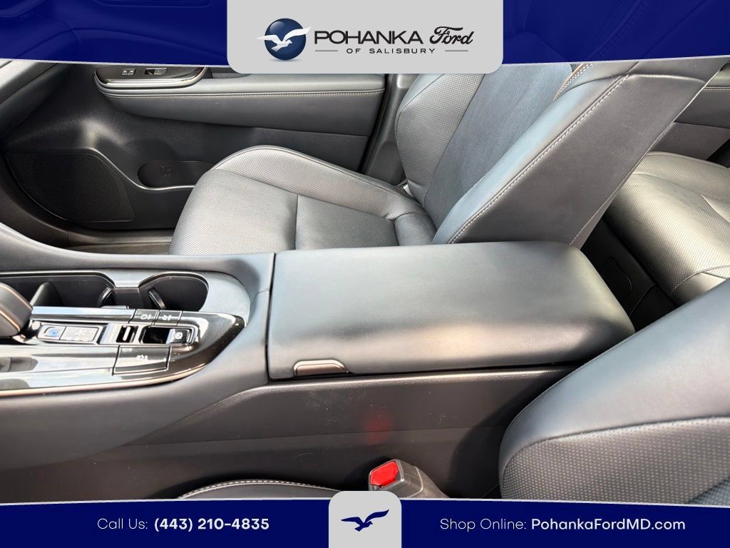 Used 2025 Toyota Crown Signia w/ Advanced Technology Package AWD/4WD image 14