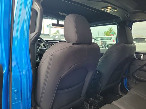 Used 2023 Jeep Wrangler Unlimited Sahara AWD/4WD image 10