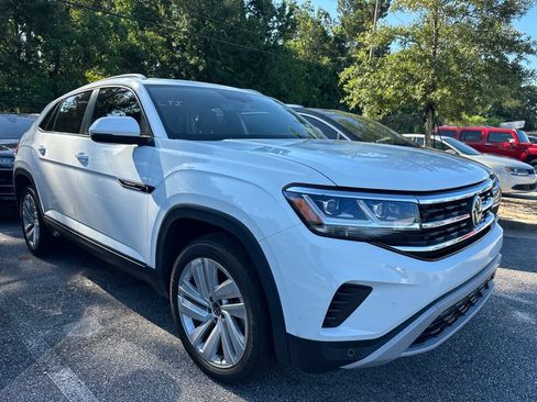 Used 2022 Volkswagen Atlas Cross Sport SE FWD image 1