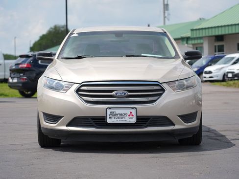 Used 2018 Ford Taurus SE FWD image 8