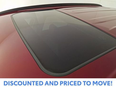 Used 2023 Toyota RAV4 XLE Premium image 17