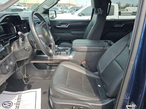 Used 2023 Chevrolet Silverado 1500 LTZ w/ LTZ Convenience Package II AWD/4WD image 13