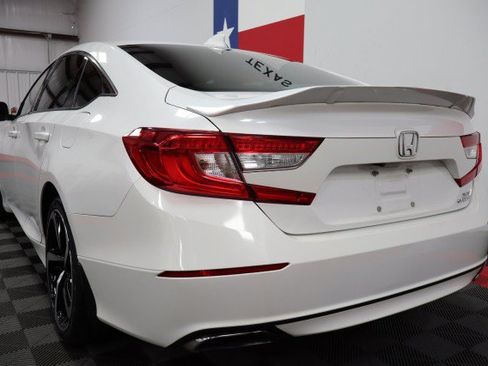 Used 2018 Honda Accord Sport image 11
