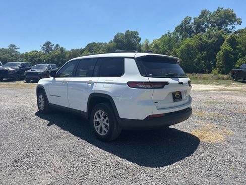 Used 2022 Jeep Grand Cherokee L Laredo image 3