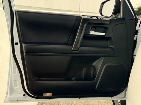 Used 2024 Toyota 4Runner TRD Off-Road Premium image 17