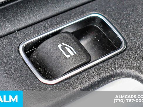 Used 2025 Mercedes-Benz GLA 250 4MATIC image 55