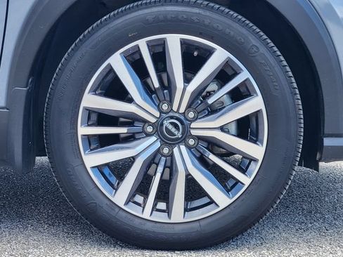 Used 2024 Nissan Kicks SR w/ SR Premium Package FWD image 11