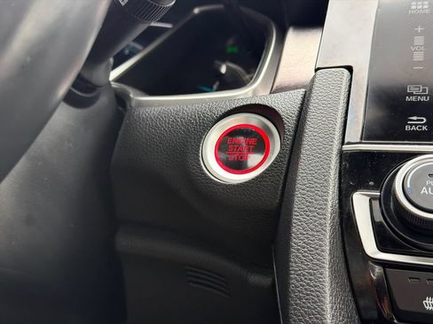 Used 2018 Honda Civic Touring image 18