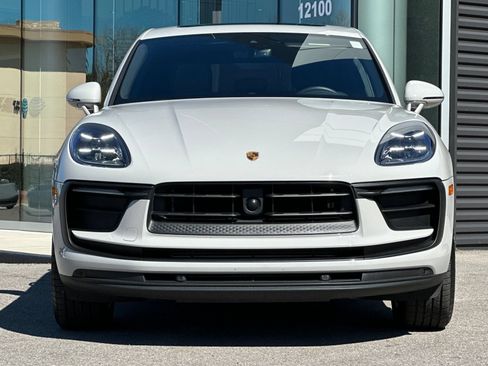 Used 2025 Porsche Macan AWD/4WD image 11