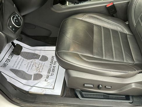 Used 2017 Ford Escape Titanium w/ Equipment Group 301A FWD image 5