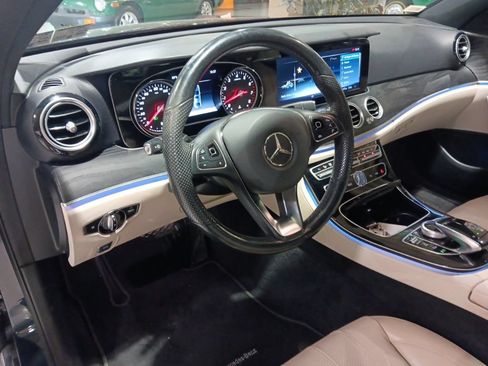 Used 2017 Mercedes-Benz E 300 4MATIC image 4