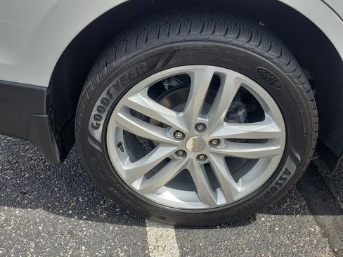 Used 2020 Chevrolet Equinox Premier AWD/4WD image 7