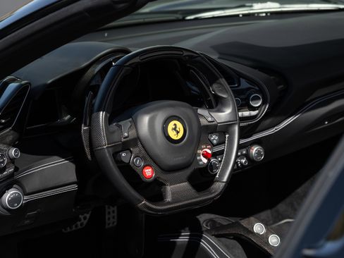 Used 2017 Ferrari 488 Spider image 5