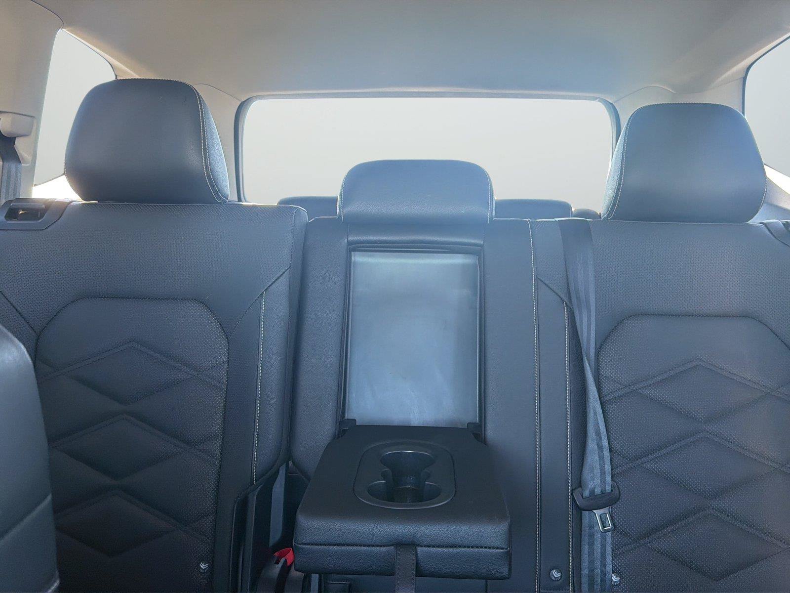 Used 2025 Volkswagen Atlas SE AWD/4WD image 36