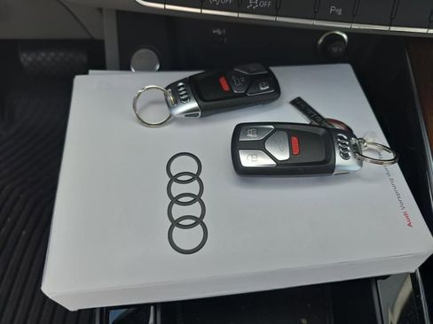 Used 2023 Audi A4 2.0T Premium w/ Convenience Package image 12