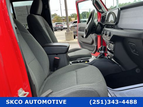 Used 2024 Jeep Wrangler Unlimited Sport AWD/4WD image 13