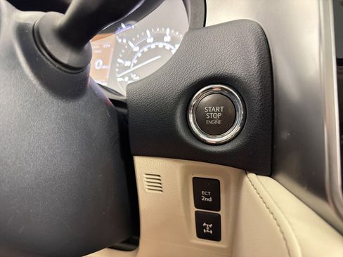 Certified 2022 Lexus GX 460 Premium w/ Premium Package AWD/4WD image 27