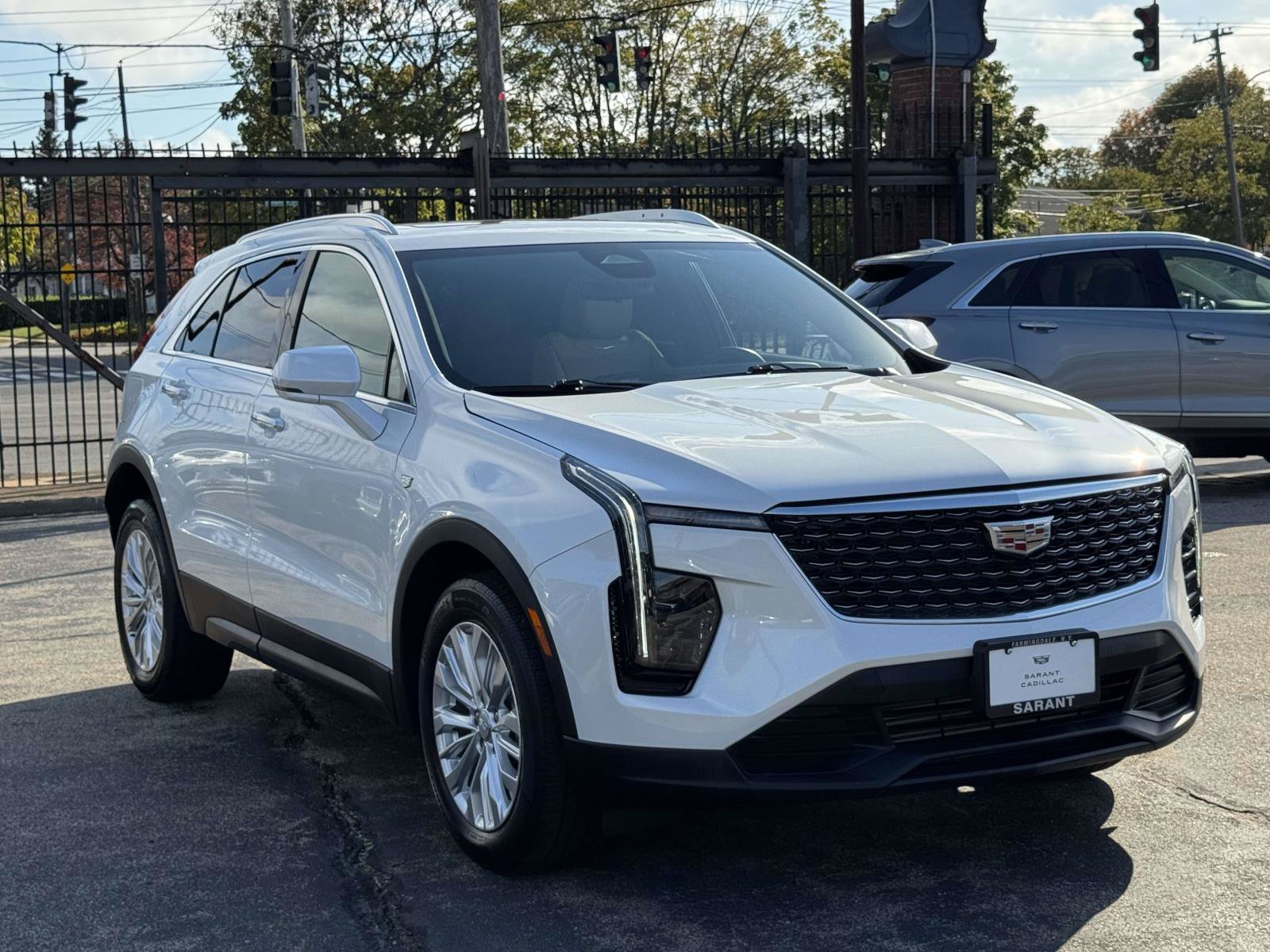 Used 2024 Cadillac XT4 Luxury w/ Cold Weather Package AWD/4WD image 4