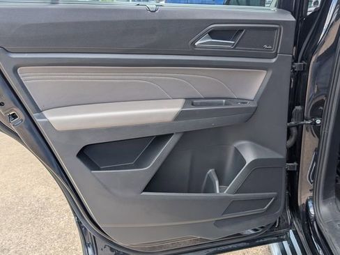 Used 2022 Volkswagen Atlas SEL Premium image 24