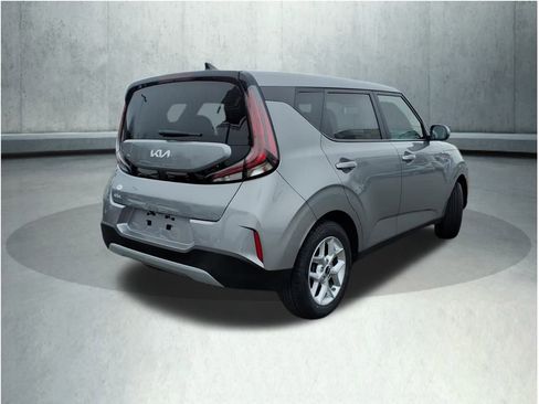 Used 2023 Kia Soul LX w/ LX Technology Package image 24