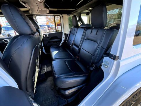 Used 2024 Jeep Wrangler Unlimited Rubicon 4xe image 15