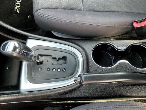 Used 2013 Chrysler 200 Touring image 20