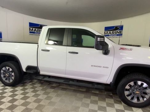 Used 2025 Chevrolet Silverado 2500 Custom w/ Custom Value Package AWD/4WD image 3