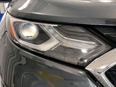 Used 2019 Chevrolet Equinox LS FWD image 33