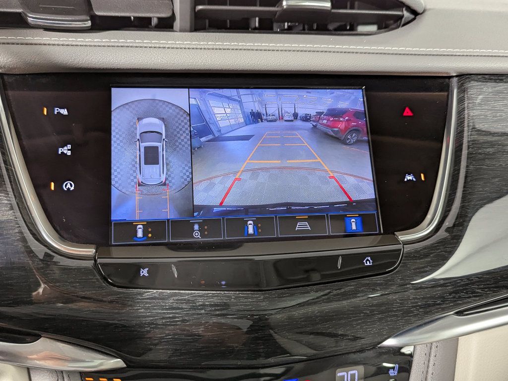 Used 2023 Cadillac XT6 Premium Luxury w/ Technology Package AWD/4WD image 26