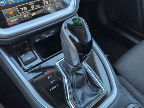 Certified 2022 Subaru Outback Premium image 16