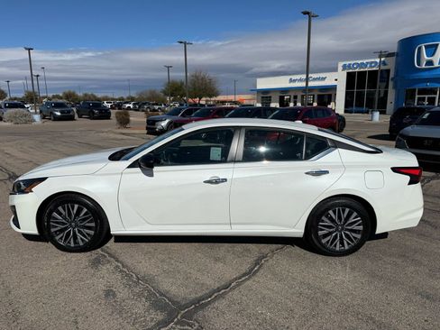Used 2024 Nissan Altima 2.5 SV image 10