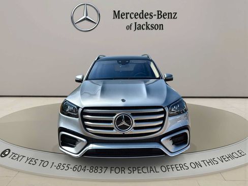 Used 2024 Mercedes-Benz GLS 450 4MATIC image 3