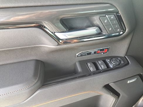 Used 2025 GMC Sierra 1500 AT4 w/ AT4 Premium Package AWD/4WD image 32