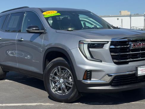 Used 2025 GMC Acadia Elevation AWD/4WD image 1